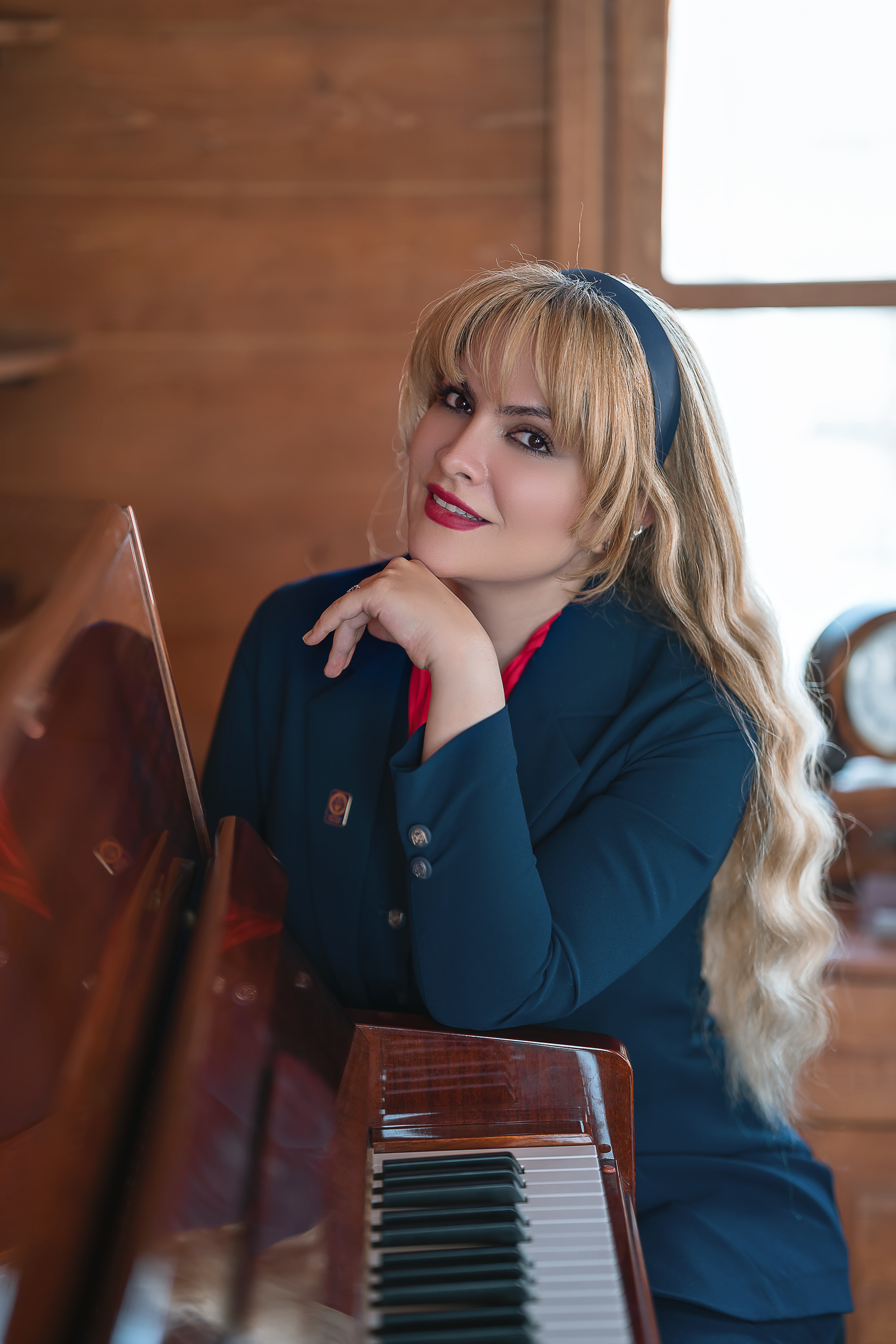 Siranoush Akhgarandouz at the piano